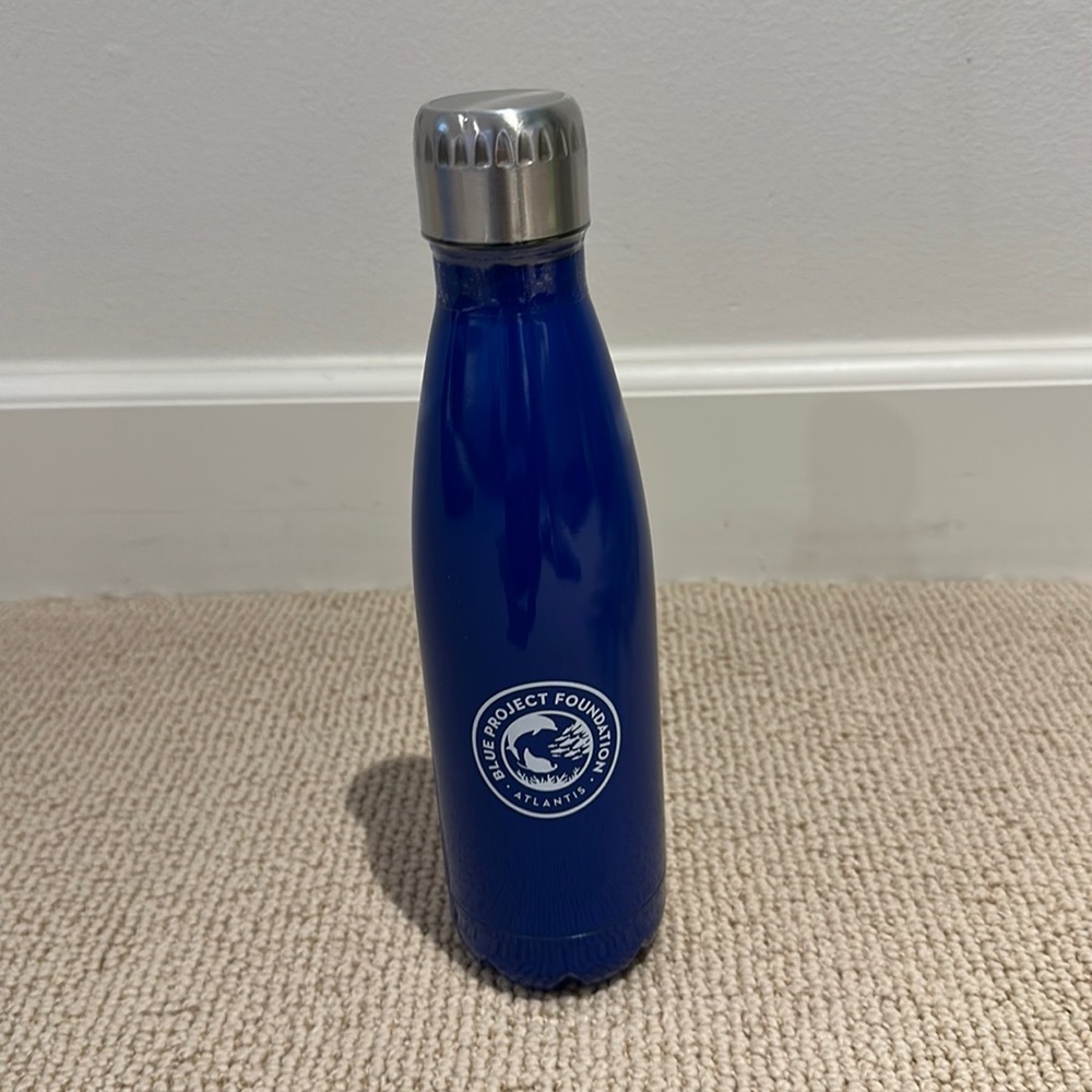 New, Sealed Atlantis Resort Bahamas Metal Water Bottle, Paradise Island